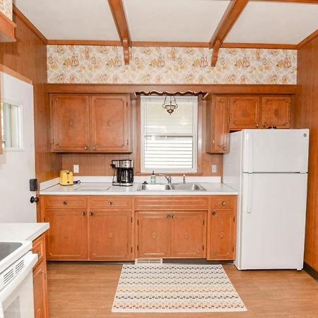 Unique Two Story With A Vintage Flare Villa Fargo Exterior photo