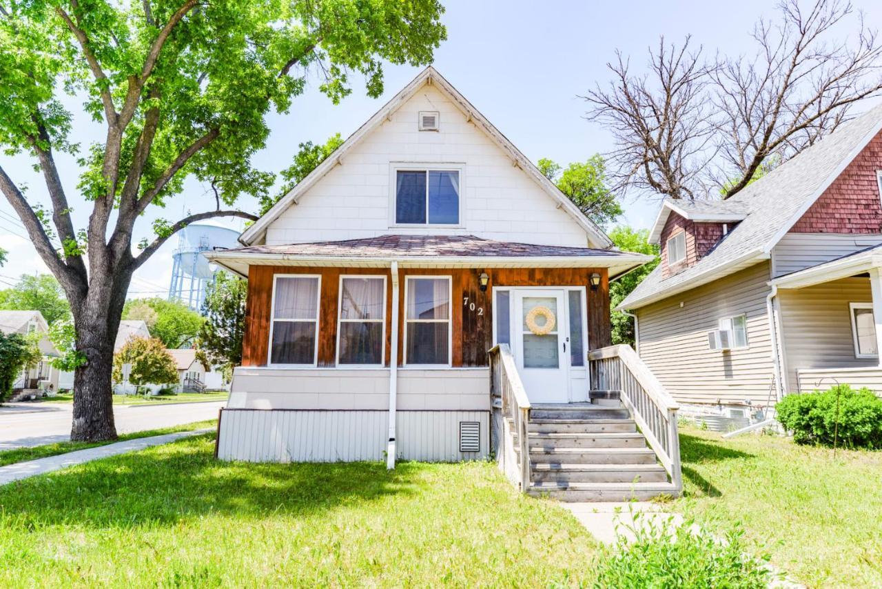 Unique Two Story With A Vintage Flare Villa Fargo Exterior photo