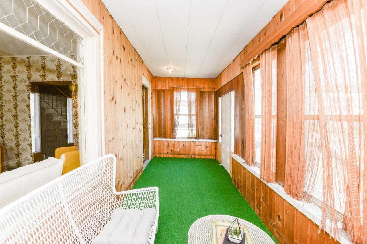 Unique Two Story With A Vintage Flare Villa Fargo Exterior photo